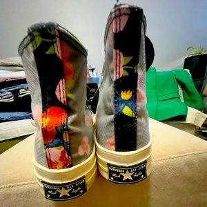 Converse, High top sneakers, sz 7 1/2.